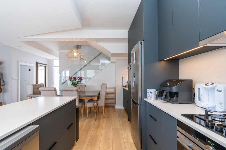 4 Bedroom Property for Sale in Sea Point Western Cape